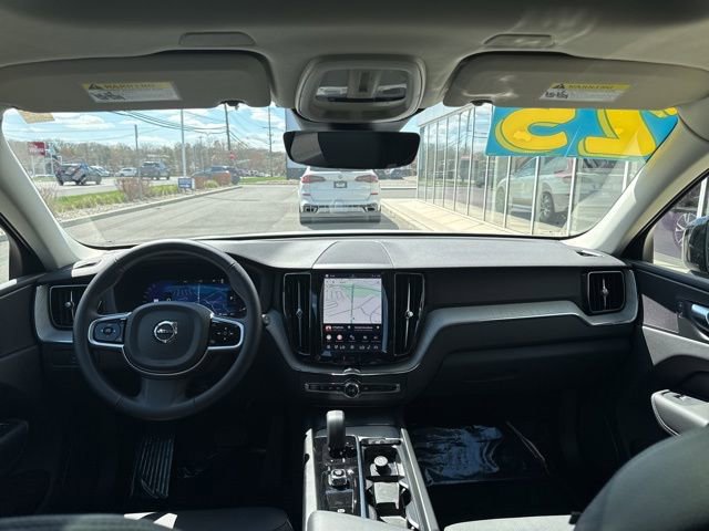 Used 2025 Volvo XC60 B5 Plus image 18