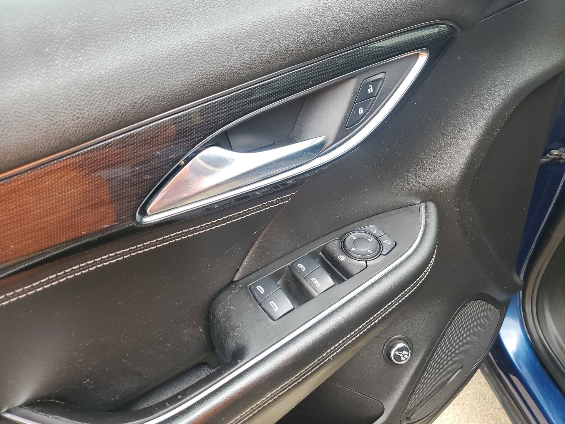 Used 2022 Buick Envision Preferred FWD image 29