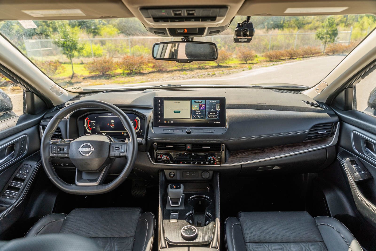 Used 2025 Nissan Rogue Platinum w/ Platinum Premium Package image 29