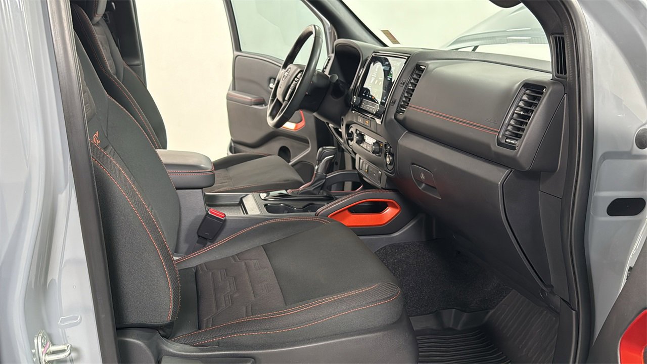 Used 2022 Nissan Frontier PRO-4X w/ Technology Package image 18