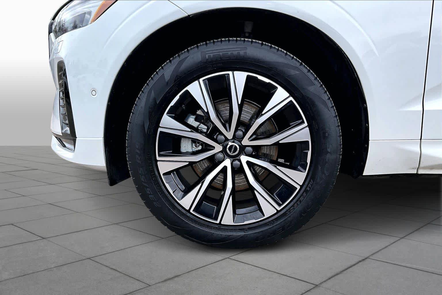 Certified 2023 Volvo XC60 B5 Plus w/ Climate Package image 11