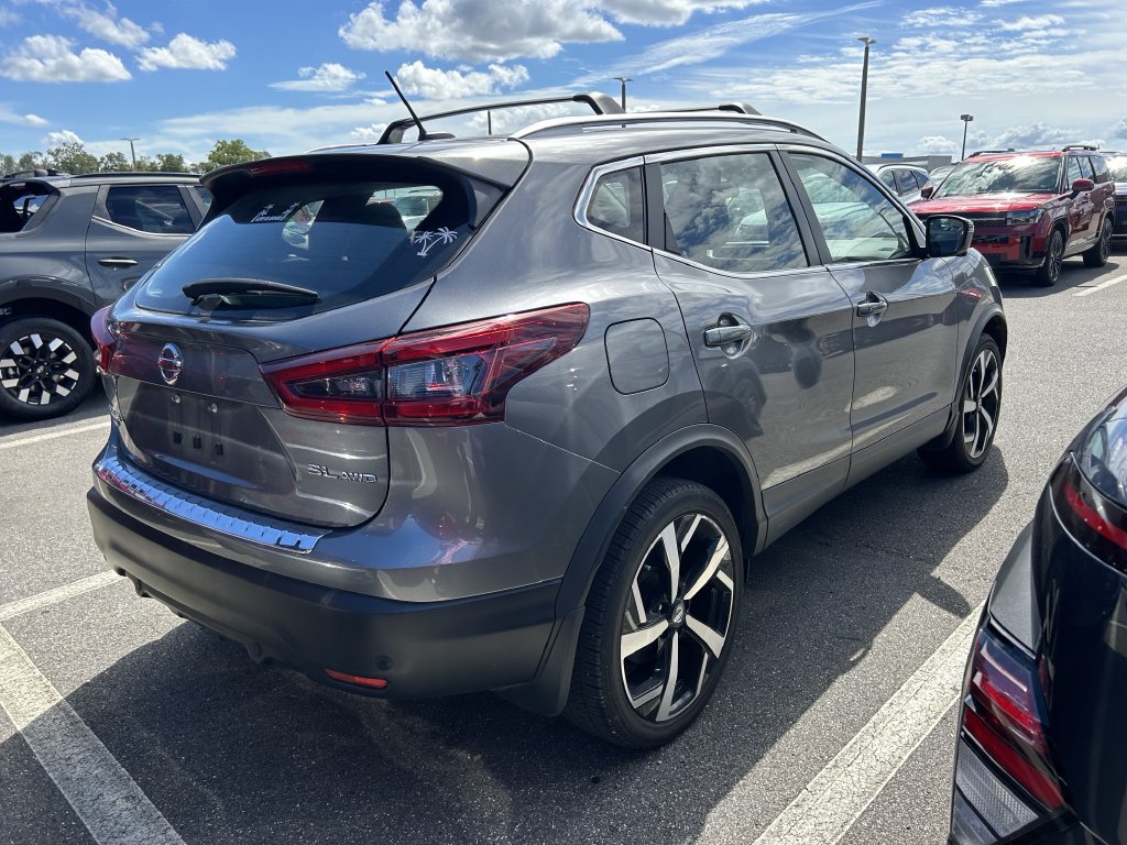 Used 2022 Nissan Rogue Sport SL AWD/4WD image 3