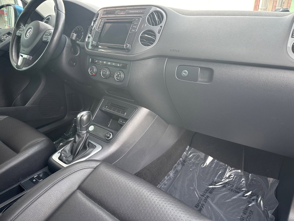 Used 2017 Volkswagen Tiguan Wolfsburg Edition image 8