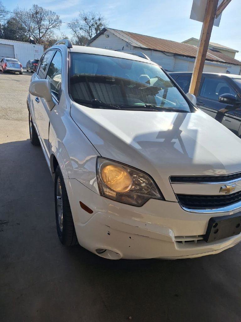 Used 2013 Chevrolet Captiva Sport LT FWD image 2