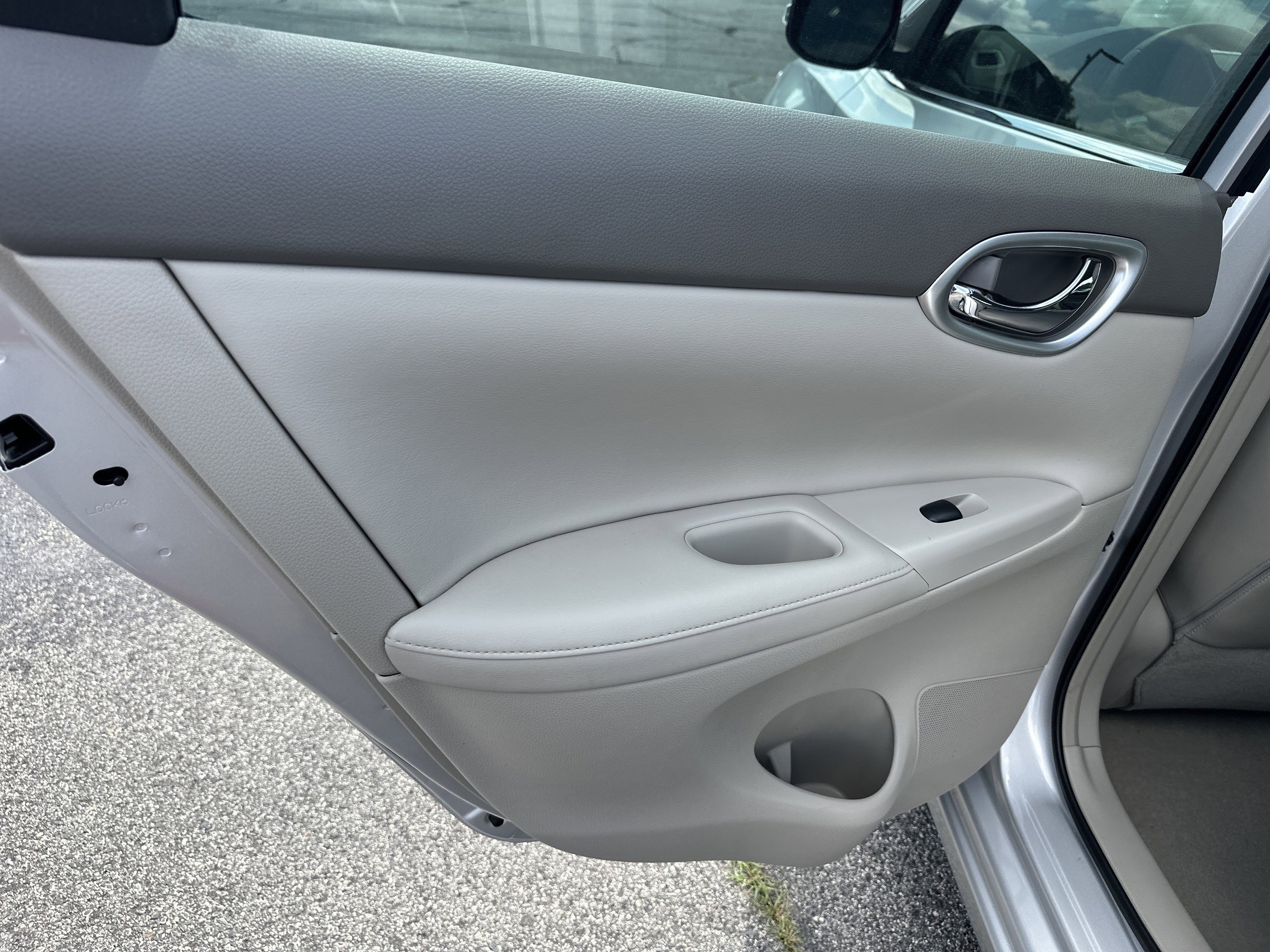 Used 2013 Nissan Sentra SL w/ Leather Pkg FWD image 22
