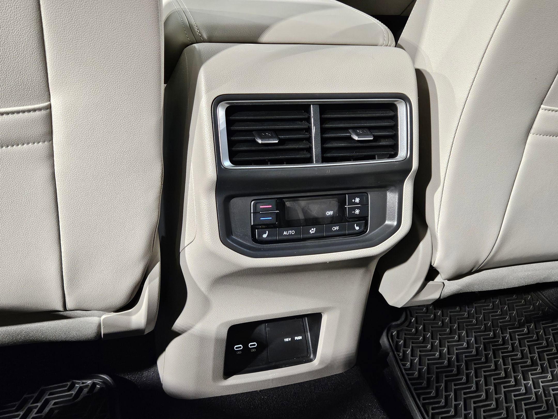 Used 2024 Volkswagen Atlas SEL Premium R-Line AWD/4WD image 37