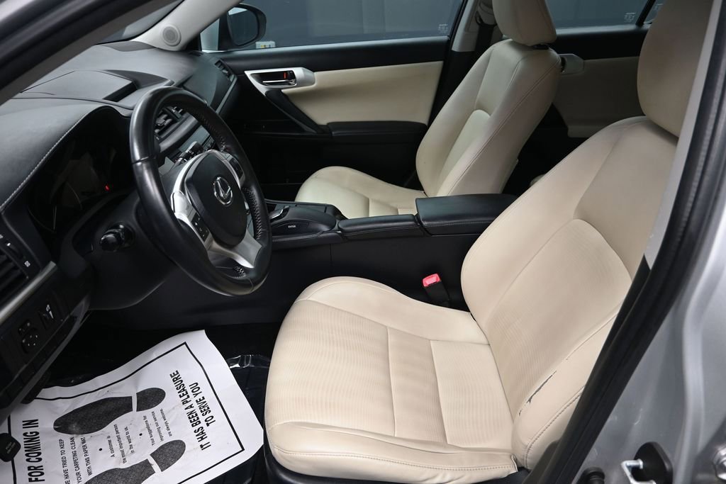Used 2013 Lexus CT 200h w/ Premium Pkg w/Navigation FWD image 14