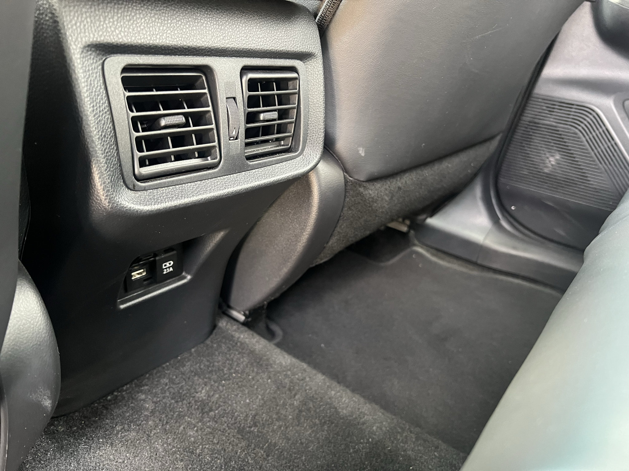 Used 2022 Toyota Venza XLE AWD/4WD image 17