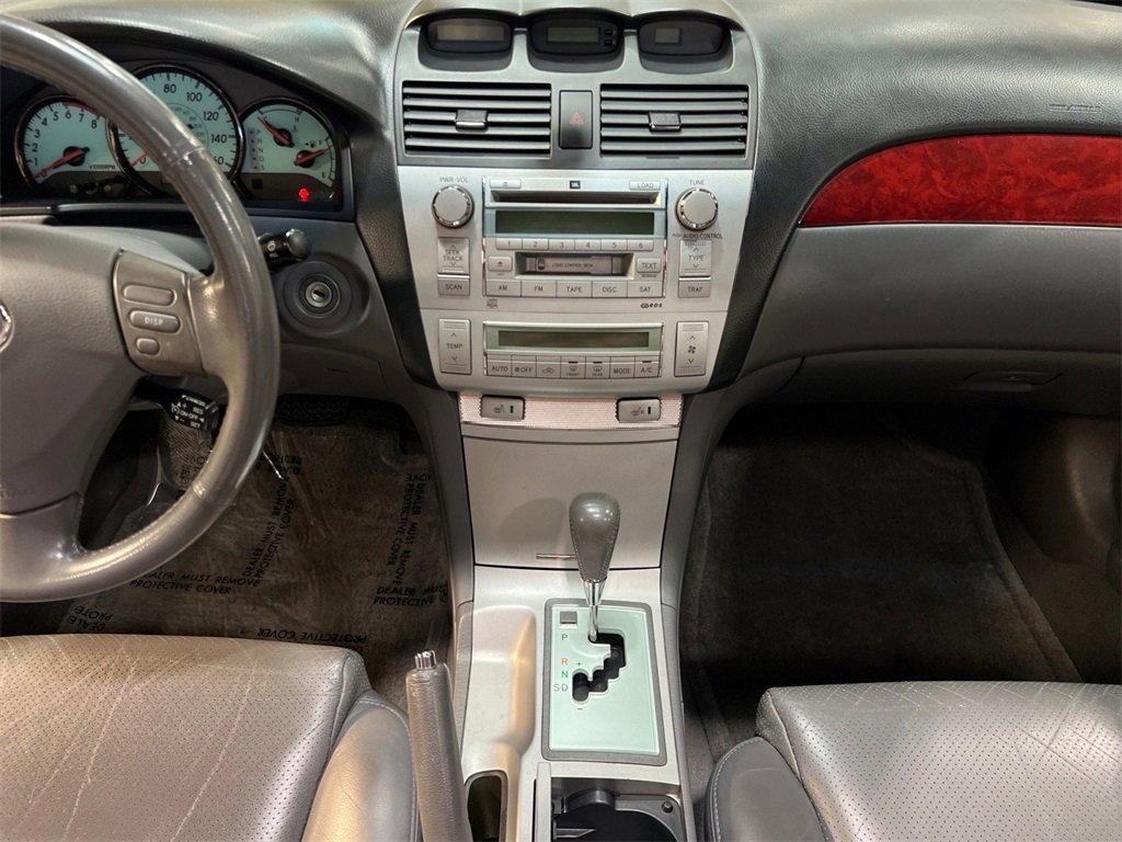 Used 2004 Toyota Solara SLE image 30