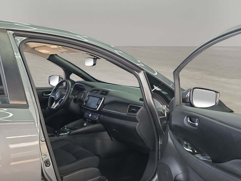 Used 2020 Nissan Leaf SV w/ SV Technology Package FWD image 21