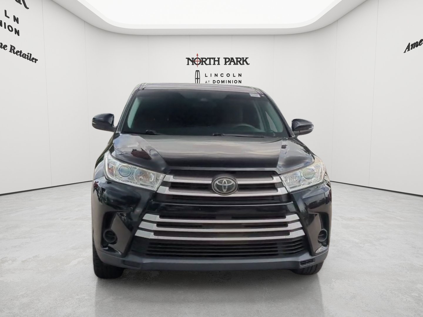 Used 2019 Toyota Highlander LE FWD image 8