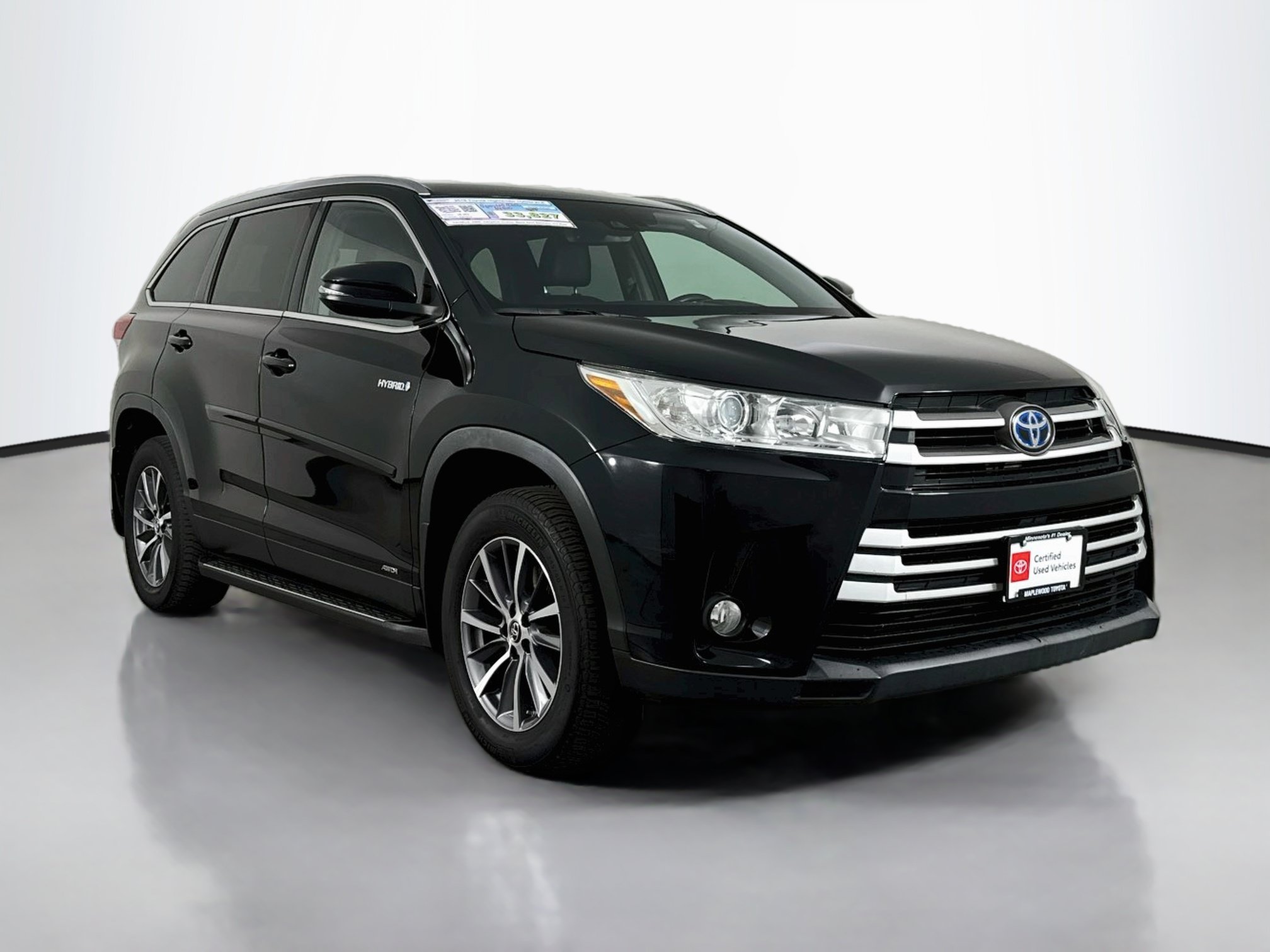 Certified 2019 Toyota Highlander XLE AWD/4WD image 1