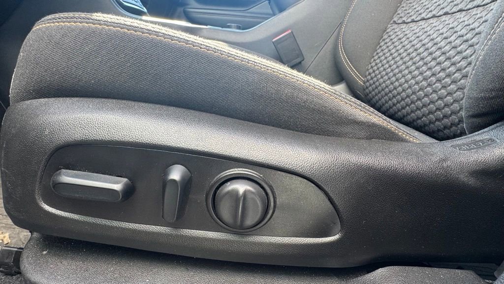 Used 2021 GMC Terrain SLE w/ Driver Convenience Package image 17