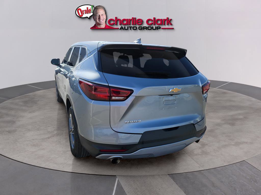 Used 2025 Chevrolet Blazer LT image 4