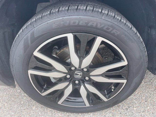 Used 2022 Honda Pilot Touring image 9