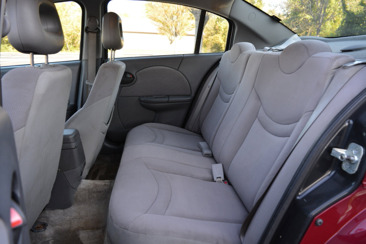 Used 2004 Saturn ION Level 2 image 12