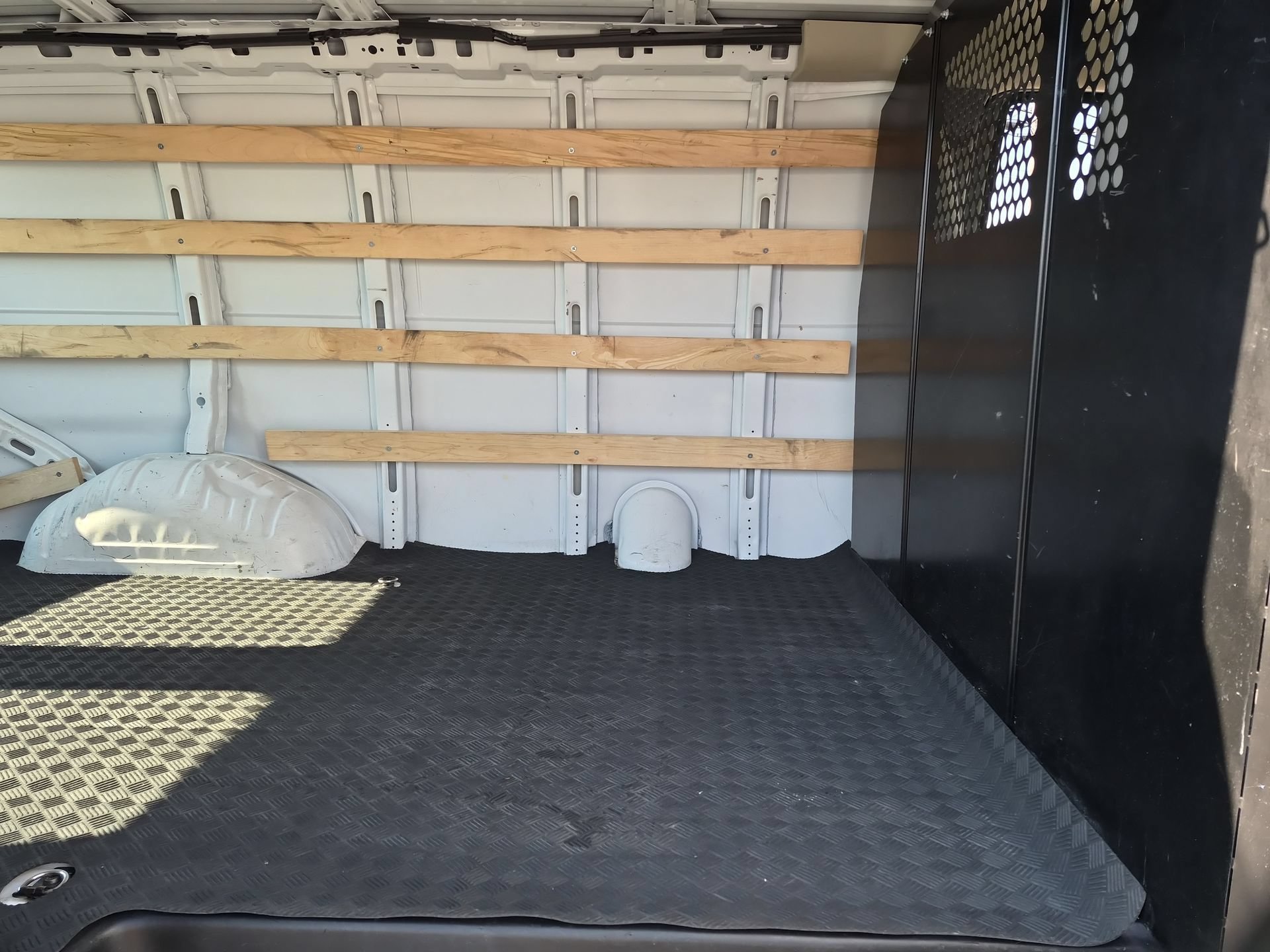 Used 2025 Chevrolet Express 2500 w/ Driver Convenience Package RWD image 22