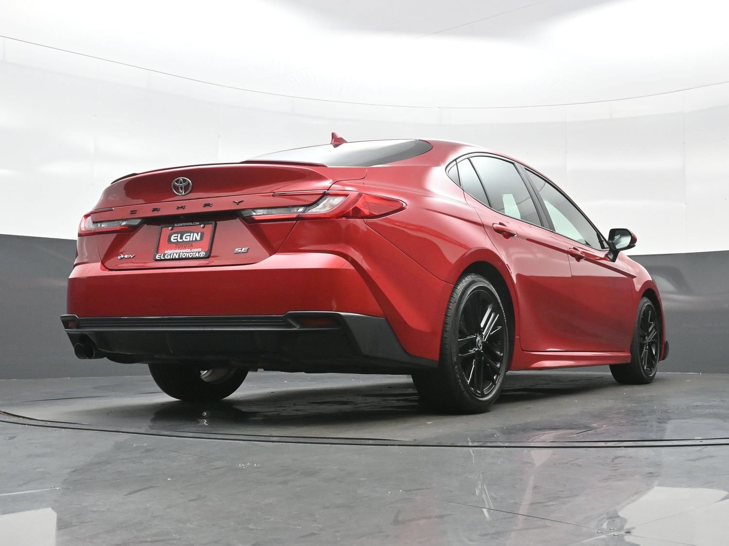 Used 2025 Toyota Camry SE FWD image 32