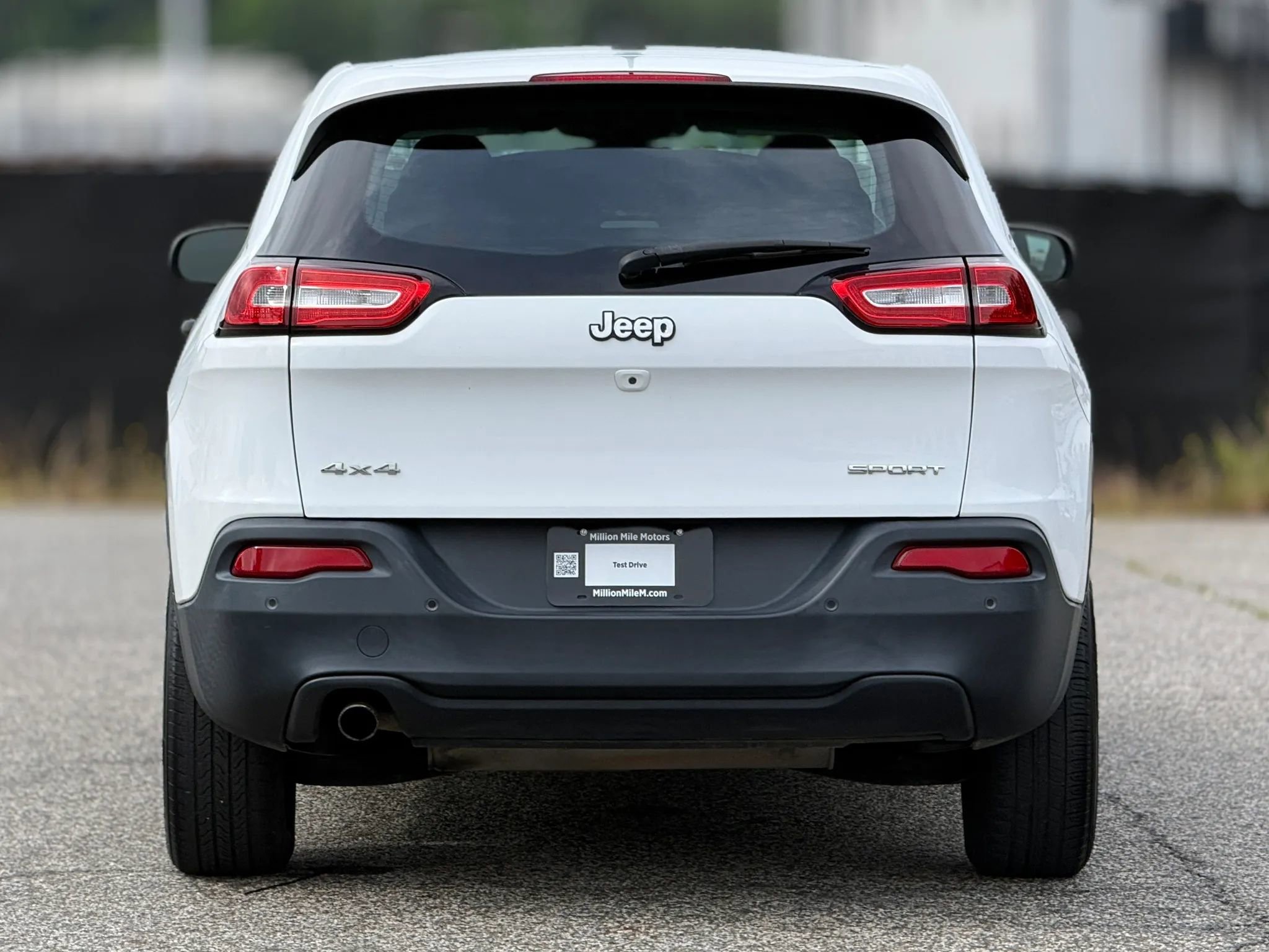 Used 2016 Jeep Cherokee Sport w/ Cold Weather Group AWD/4WD image 4
