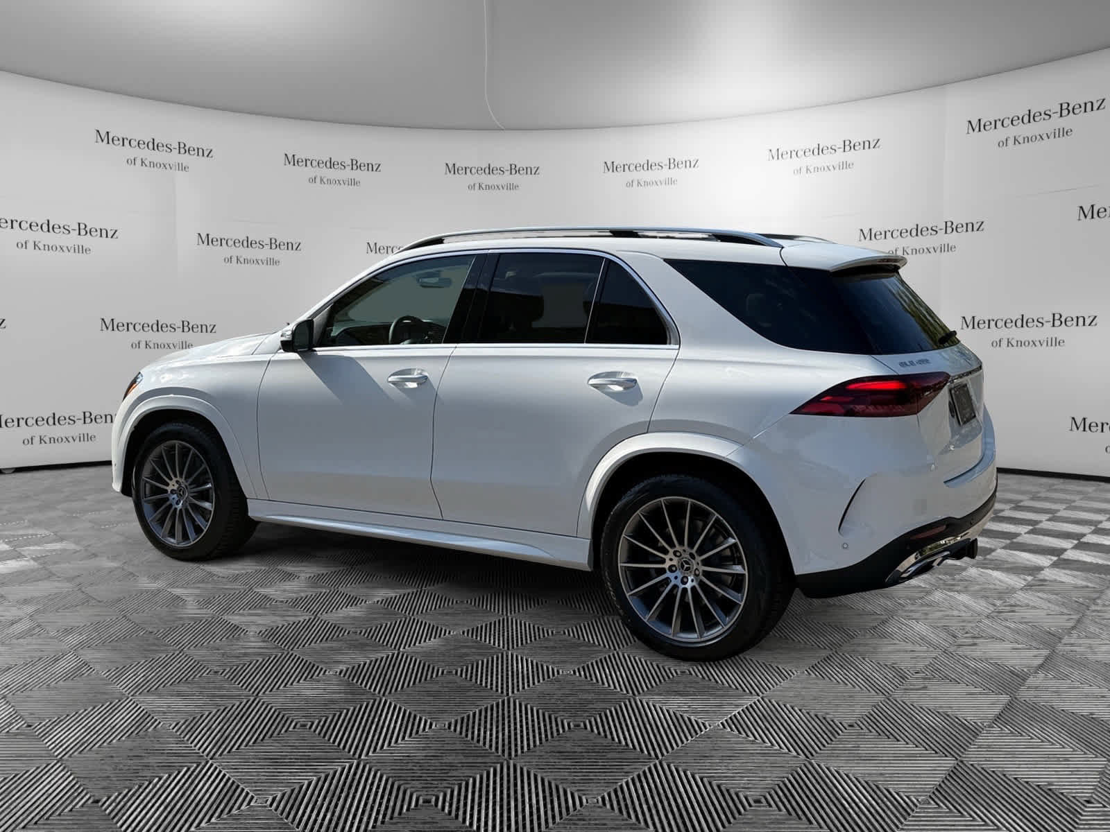 Used 2026 Mercedes-Benz GLE 450 4MATIC image 3
