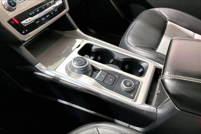 Used 2022 Ford Explorer XLT w/ XLT Sport Appearance Package image 18