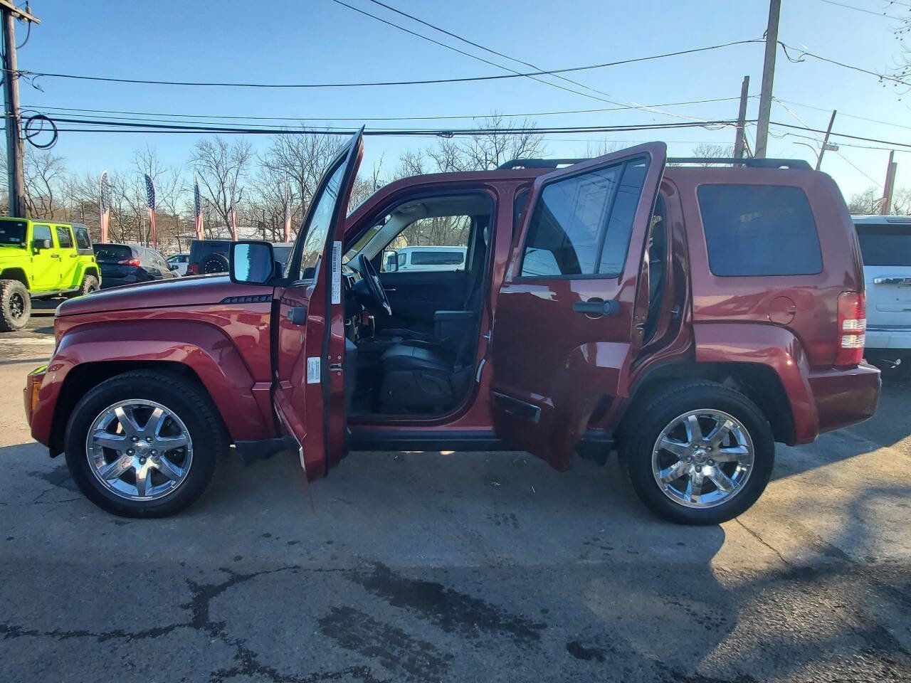 Used 2012 Jeep Liberty Sport image 9