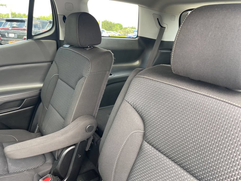 Used 2022 GMC Acadia SLE w/ Driver Convenience Package FWD image 23