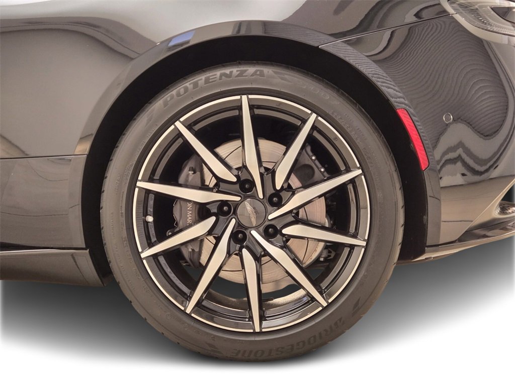Used 2021 Aston Martin DB11 image 15