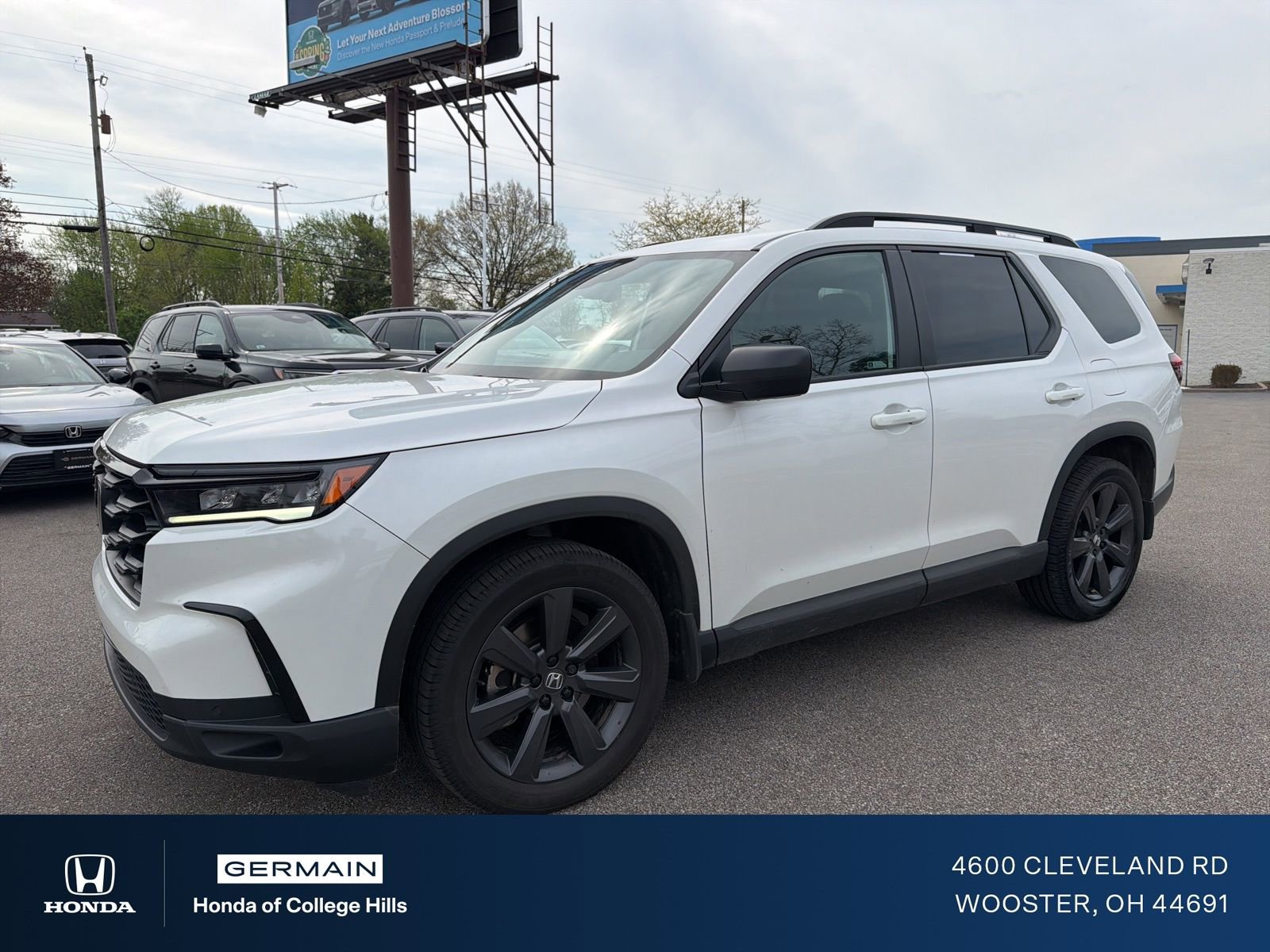 Used 2023 Honda Pilot Sport image 1