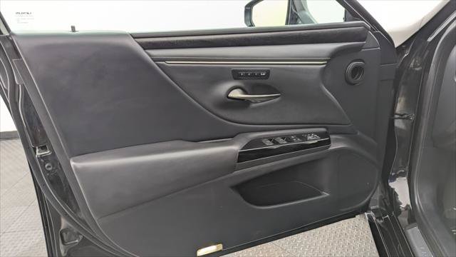 Used 2022 Lexus ES 250 w/ Premium Package AWD/4WD image 13