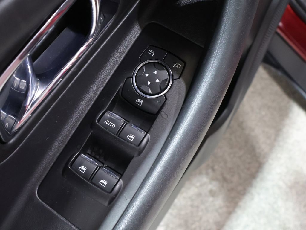 Used 2014 Ford Taurus SEL w/ Equipment Group 201A FWD image 15