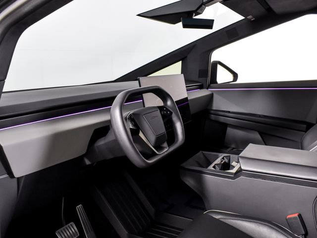 Used 2024 Tesla Cybertruck AWD Crew Cab image 15