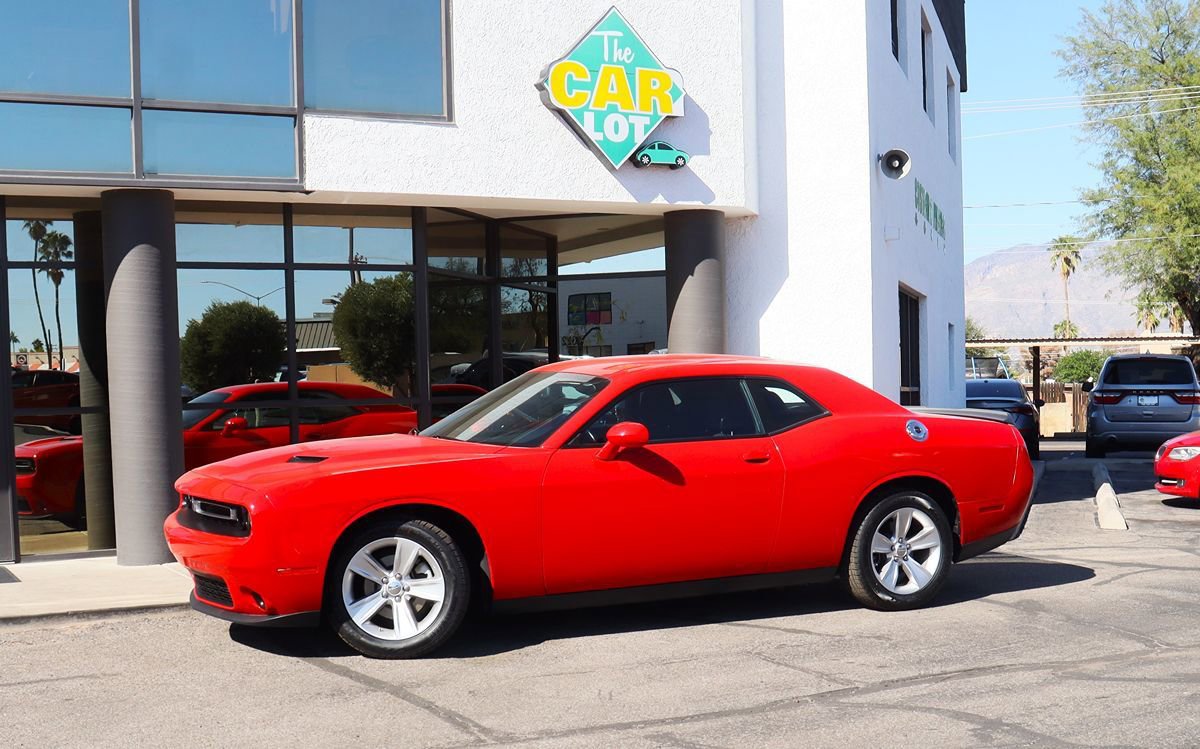 Used 2023 Dodge Challenger SXT RWD image 4