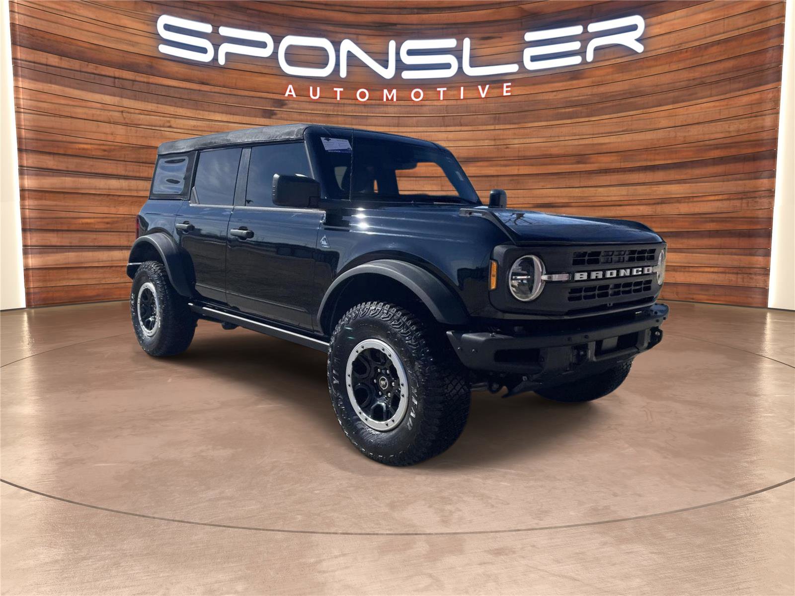Used 2024 Ford Bronco Black Diamond w/ Sasquatch Package image 9