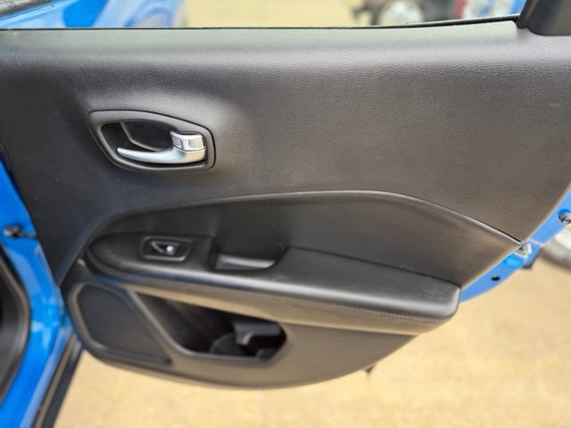 Used 2019 Jeep Compass Latitude AWD/4WD image 17