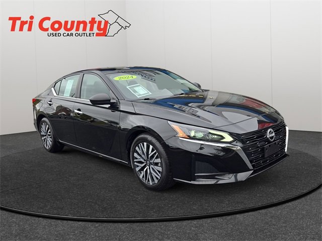 Used 2024 Nissan Altima 2.5 SV