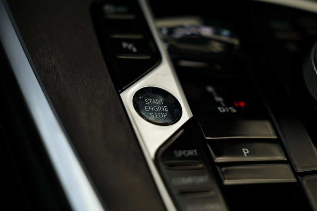 New 2026 BMW X7 xDrive40i w/ Premium Package image 40