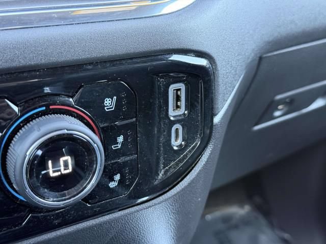 Used 2023 Chevrolet Silverado 1500 High Country w/ Technology Package AWD/4WD image 31