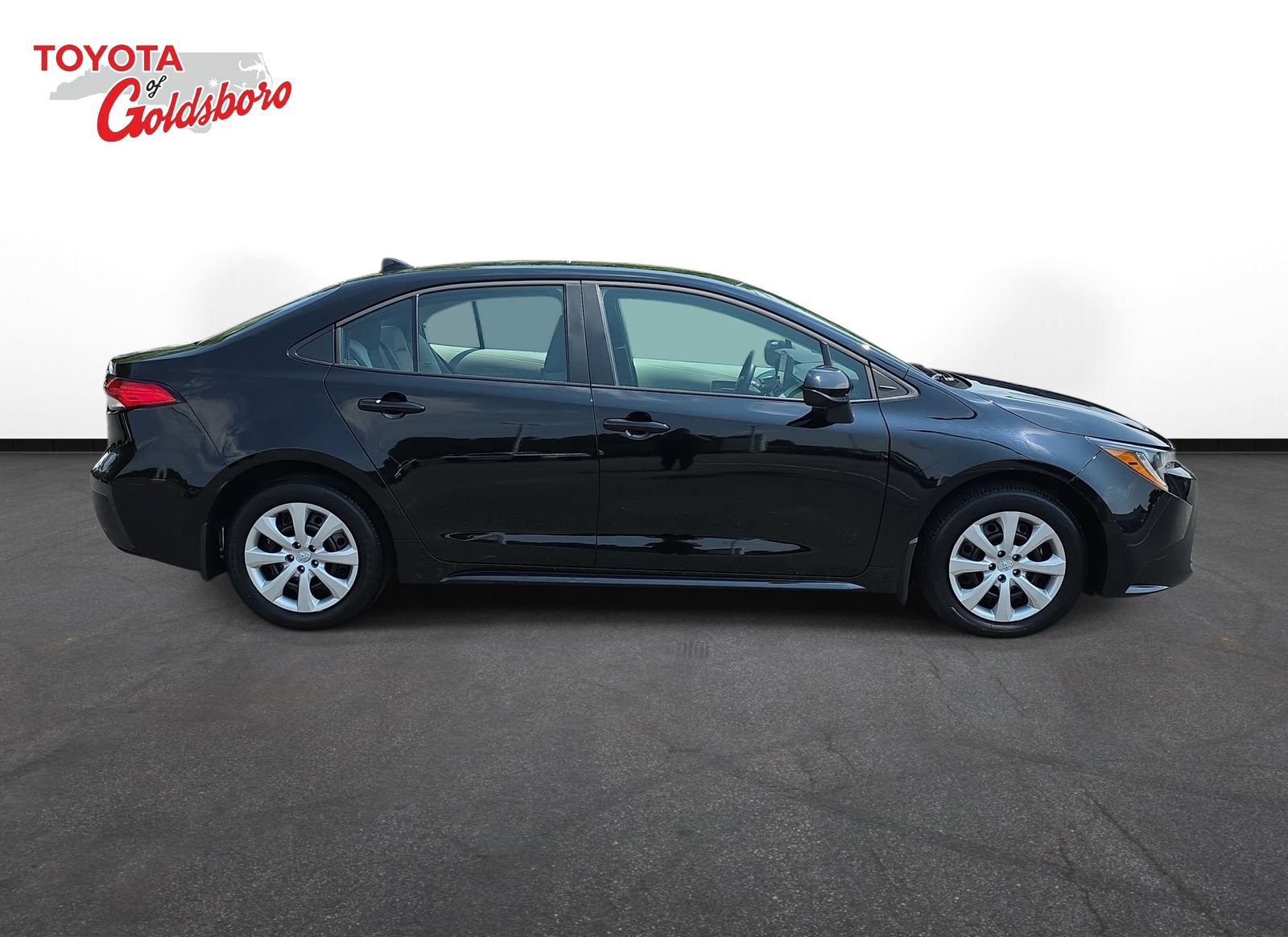 Used 2026 Toyota Corolla LE FWD image 4