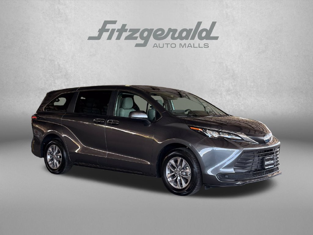 Certified 2025 Toyota Sienna LE
