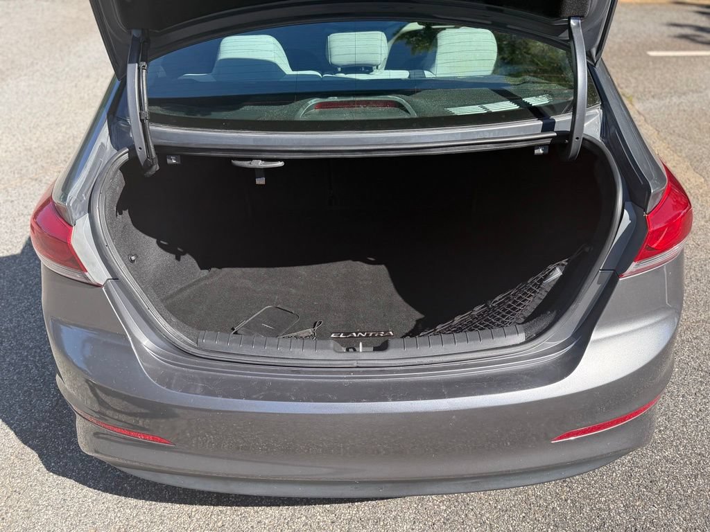 Used 2018 Hyundai Elantra SE w/ Cargo Package FWD image 19