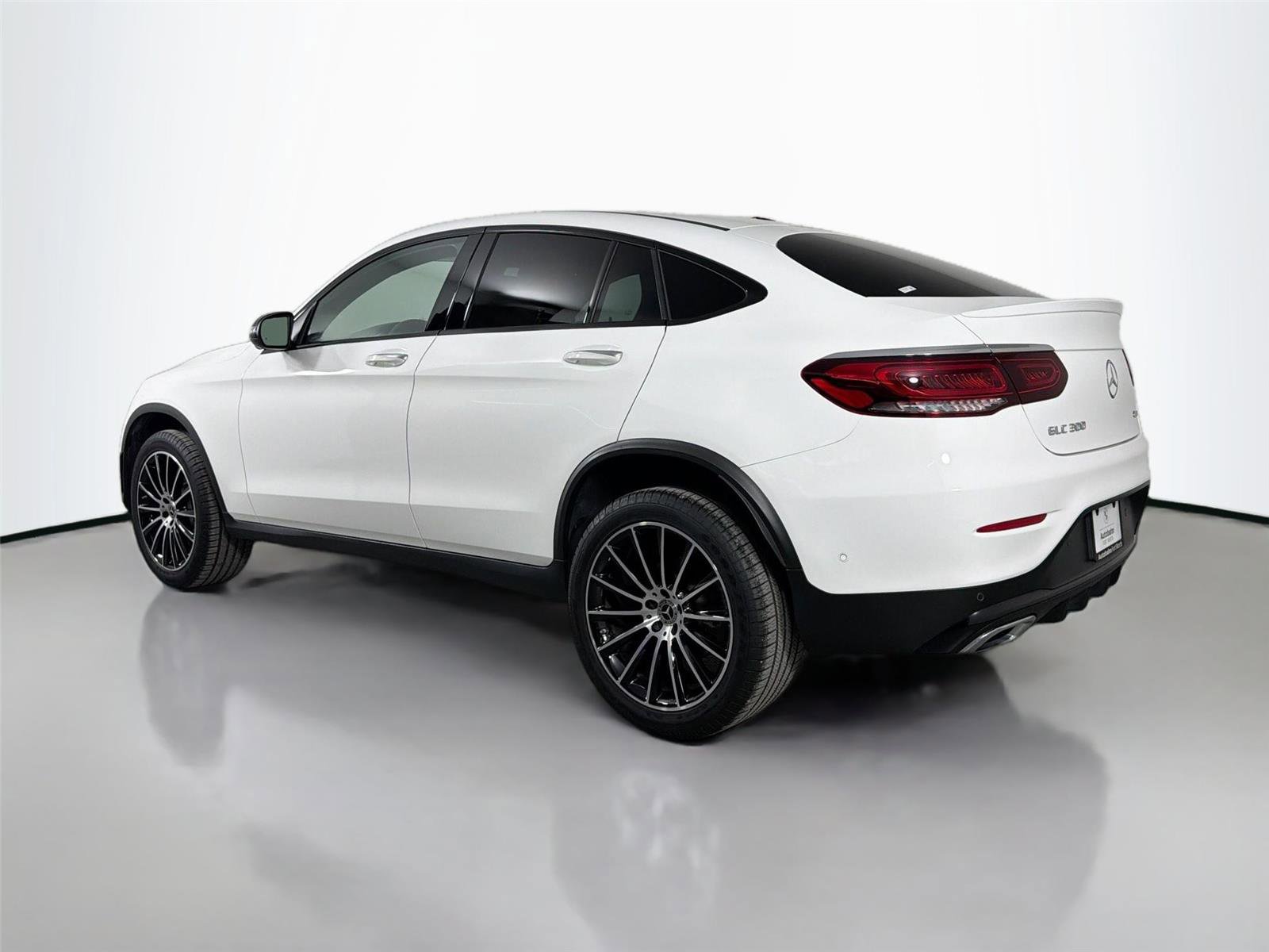 Used 2022 Mercedes-Benz GLC 300 4MATIC Coupe image 8