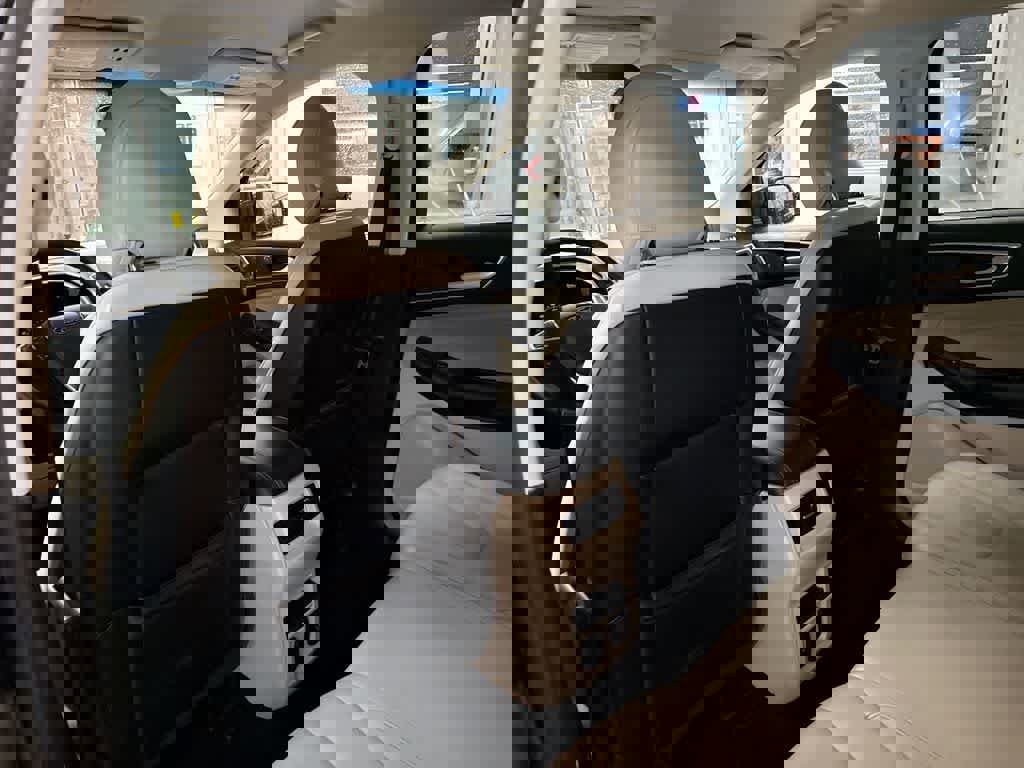 Used 2019 Ford Edge Titanium image 19