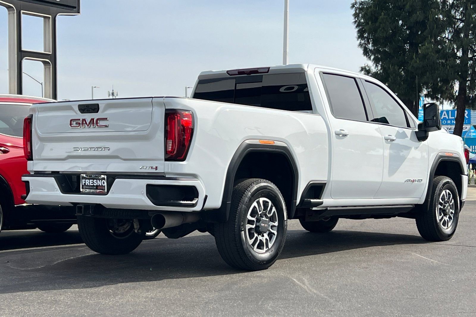 Used 2023 GMC Sierra 2500 AT4 w/ AT4 Preferred Package image 4