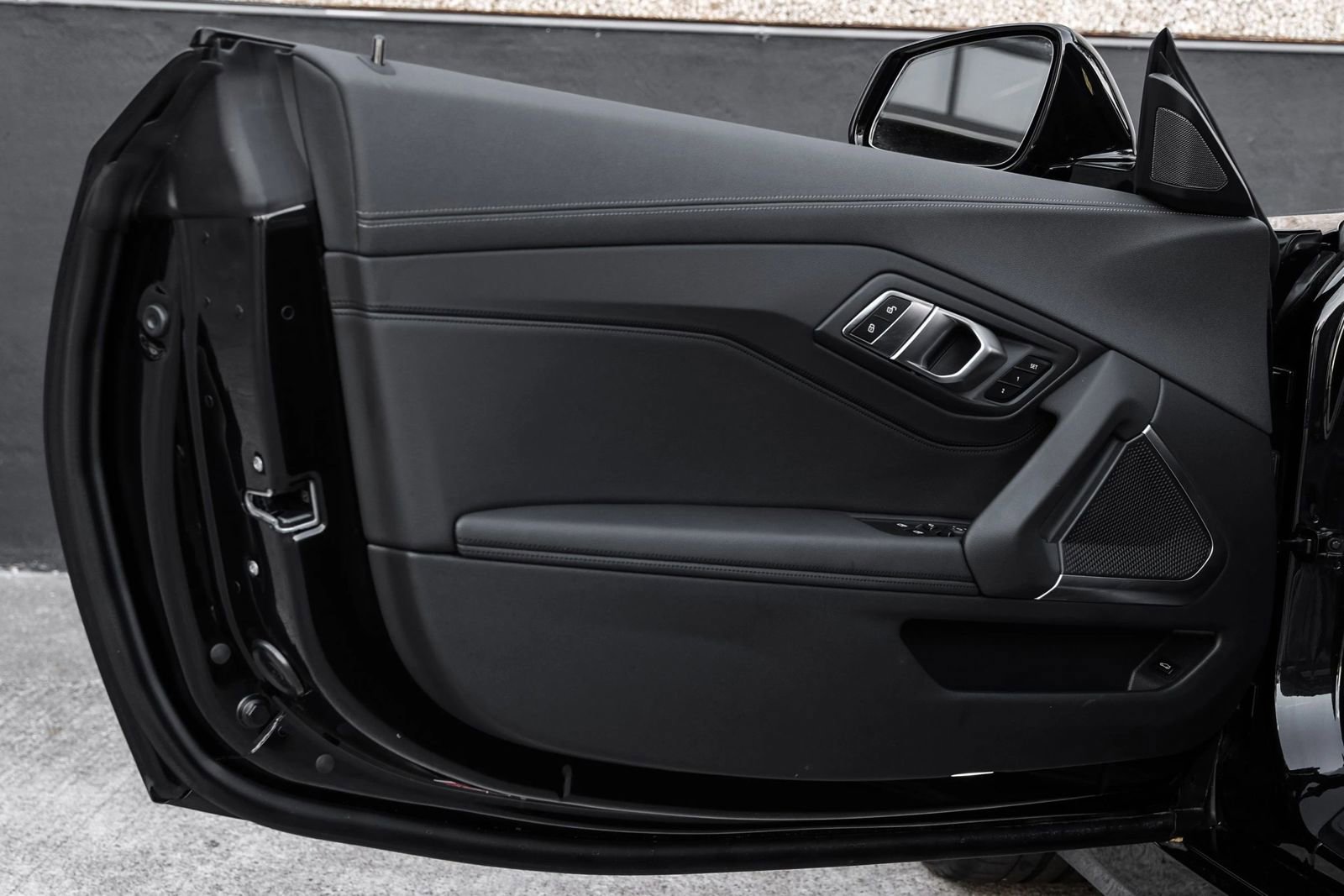 Used 2024 BMW Z4 sDrive30i w/ Convenience Package image 41