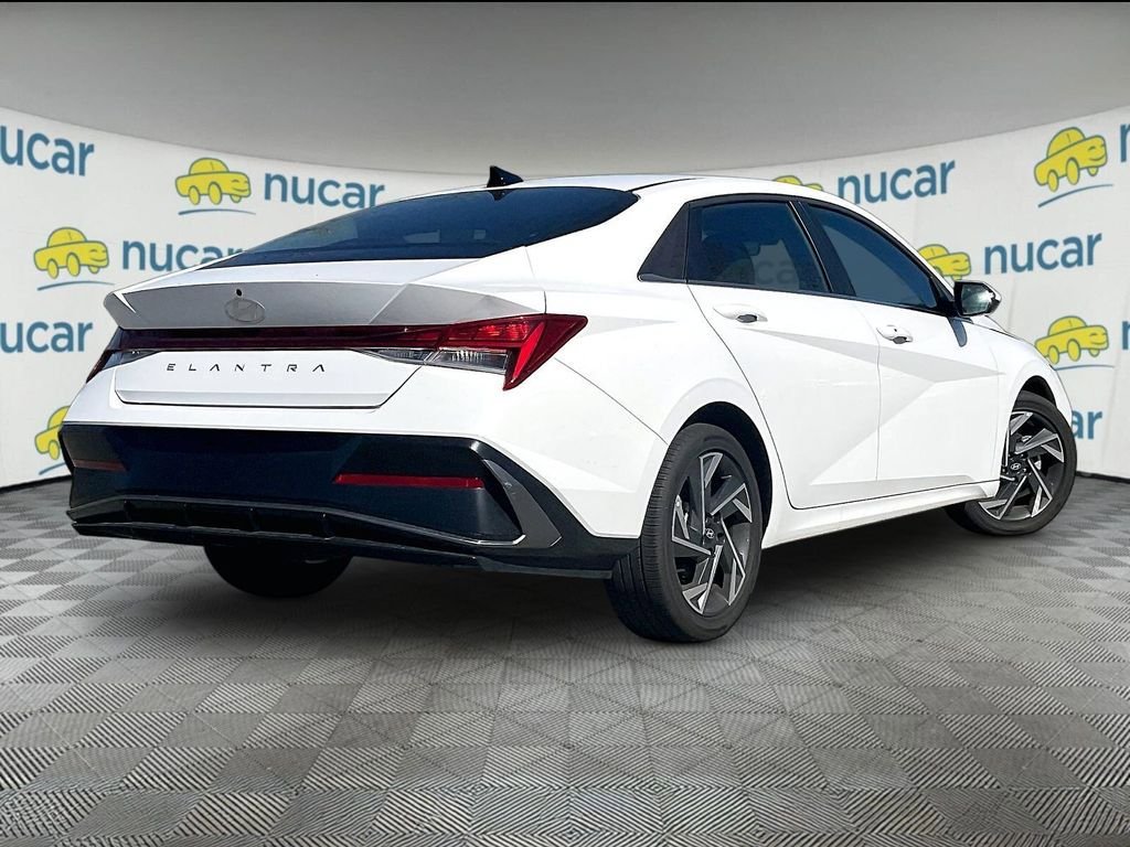 Used 2025 Hyundai Elantra SEL FWD image 6