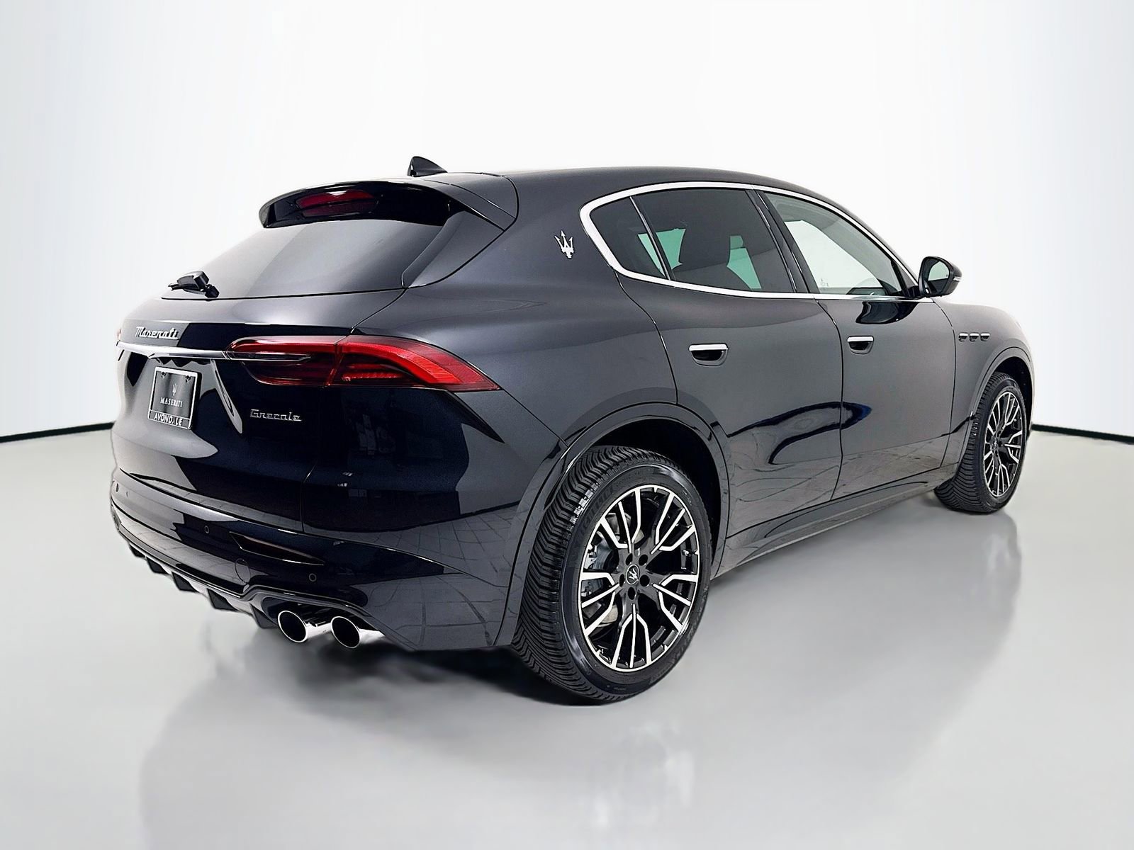 Used 2025 Maserati Grecale GT AWD/4WD image 8
