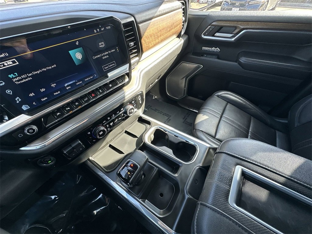 Used 2022 Chevrolet Silverado 1500 High Country w/ Technology Package image 28