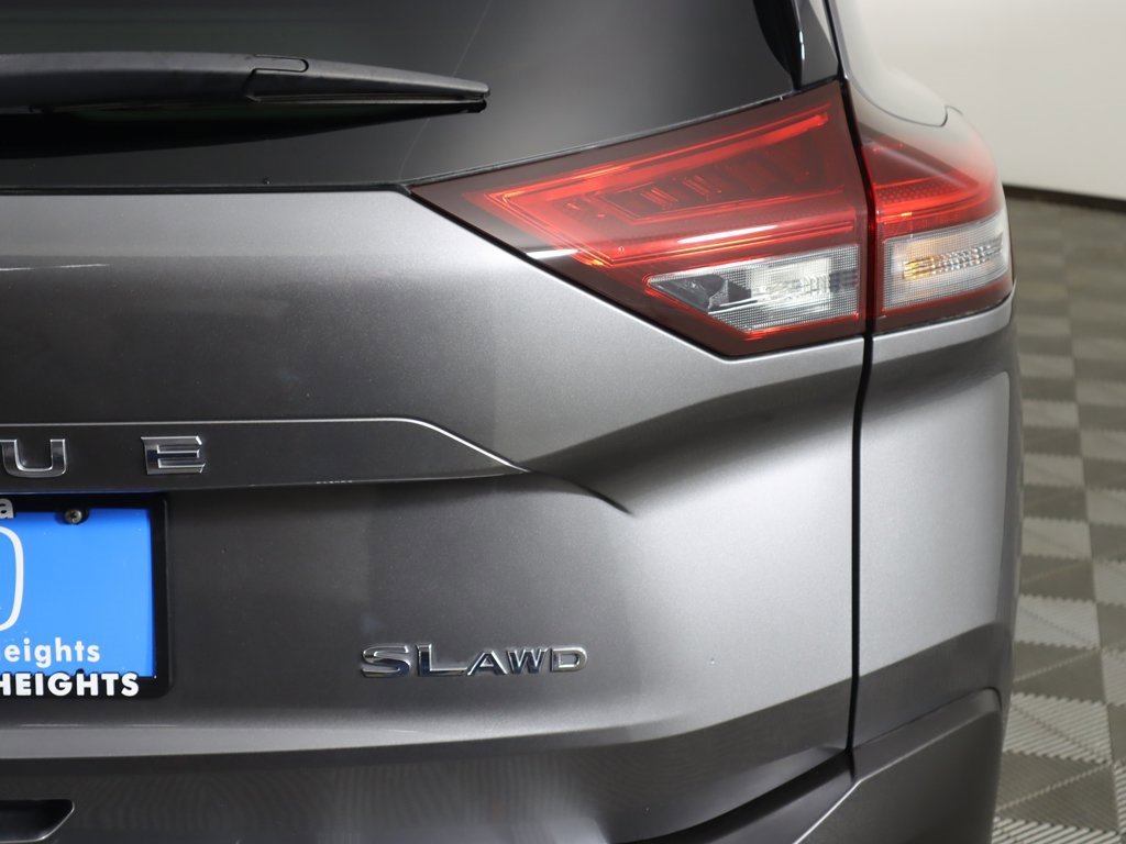 Used 2023 Nissan Rogue SL w/ SL Premium Package image 18
