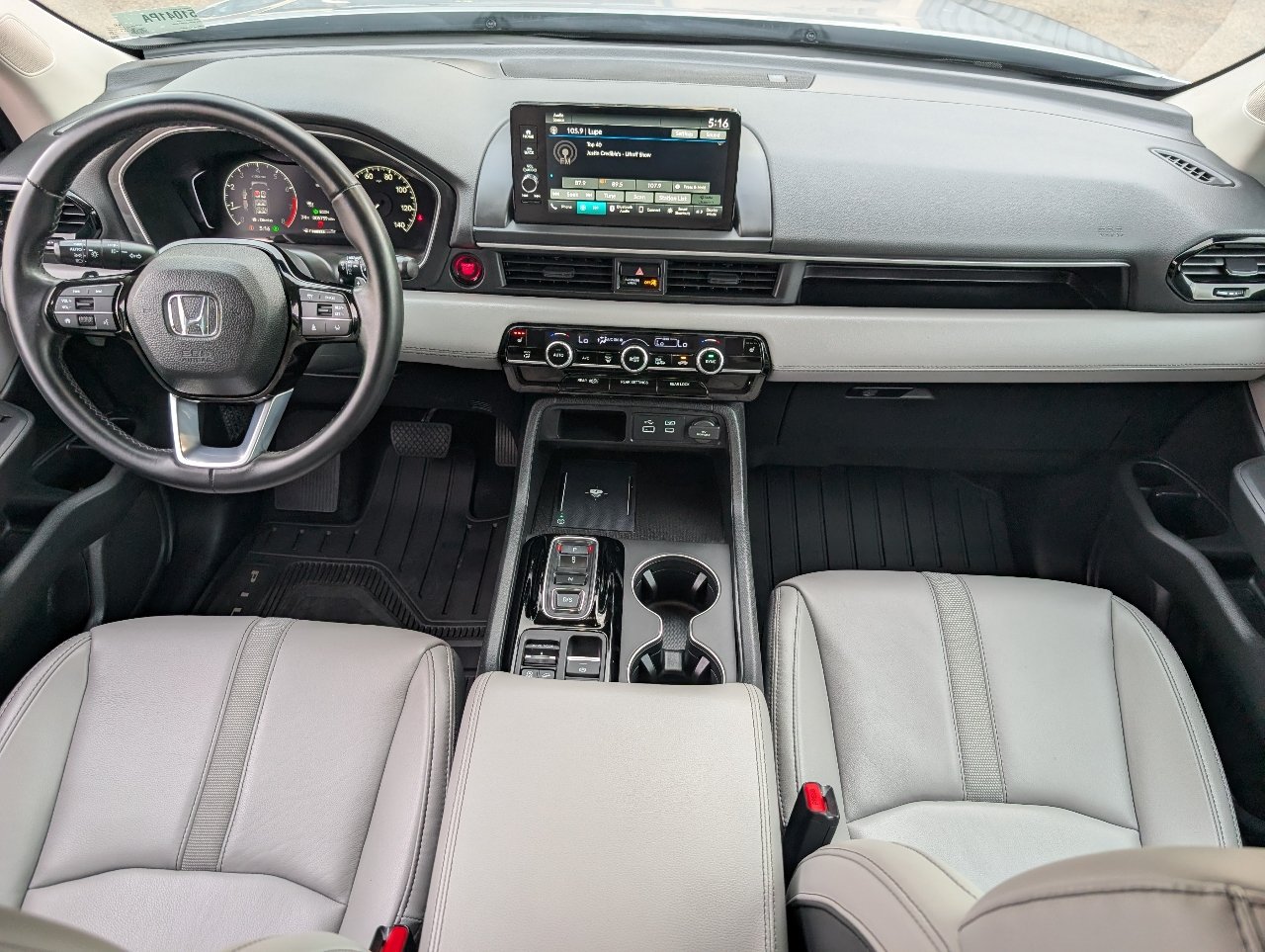 Used 2025 Honda Pilot EX-L image 4